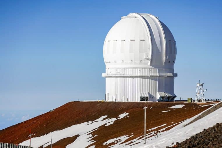 photo du CFHT au sommet de Mauna Kea.