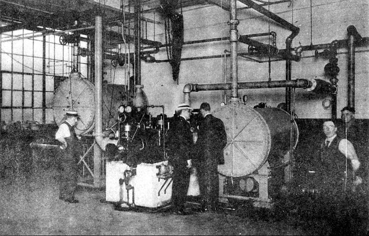 Photographie historique de la première installation de climatiseur Carrier.