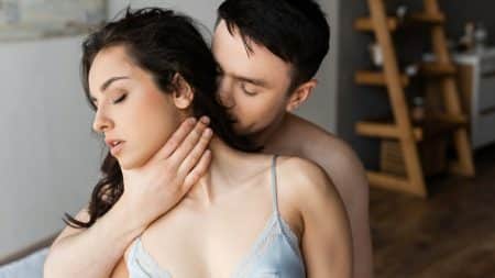 Pratique sexuelle chocking