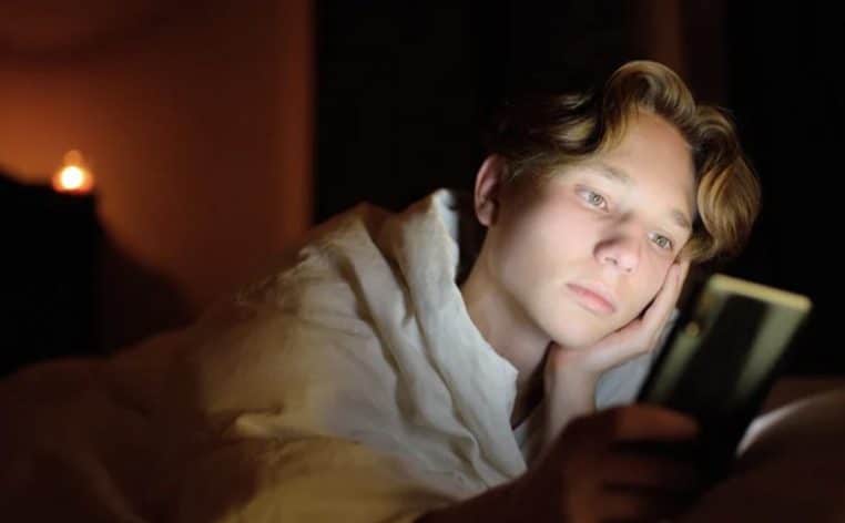 adolescent réseaux