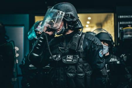 Un CRS agressé à Rouen