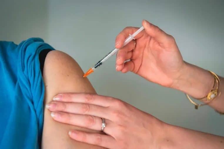ampute jambe apres vaccin contre le covid