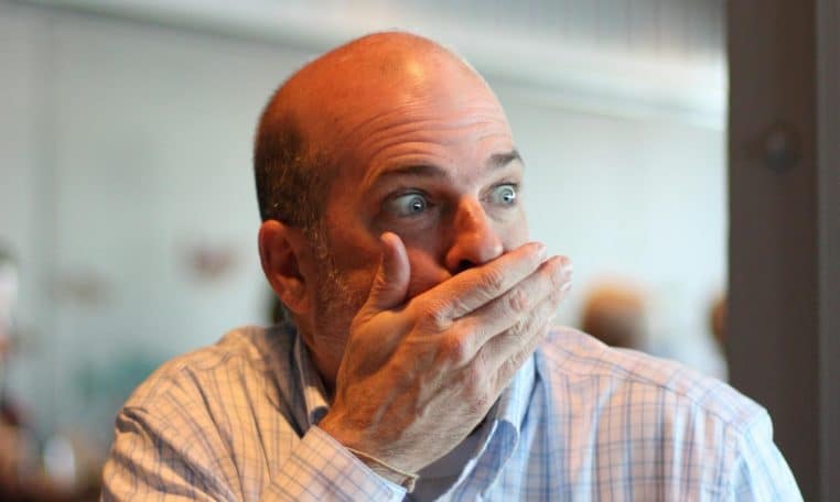 Un automobiliste oublie sa femme sur une aire d'autoroute