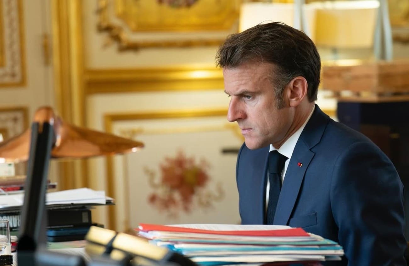 Les biceps d'Emmanuel Macron impressionnent la Toile