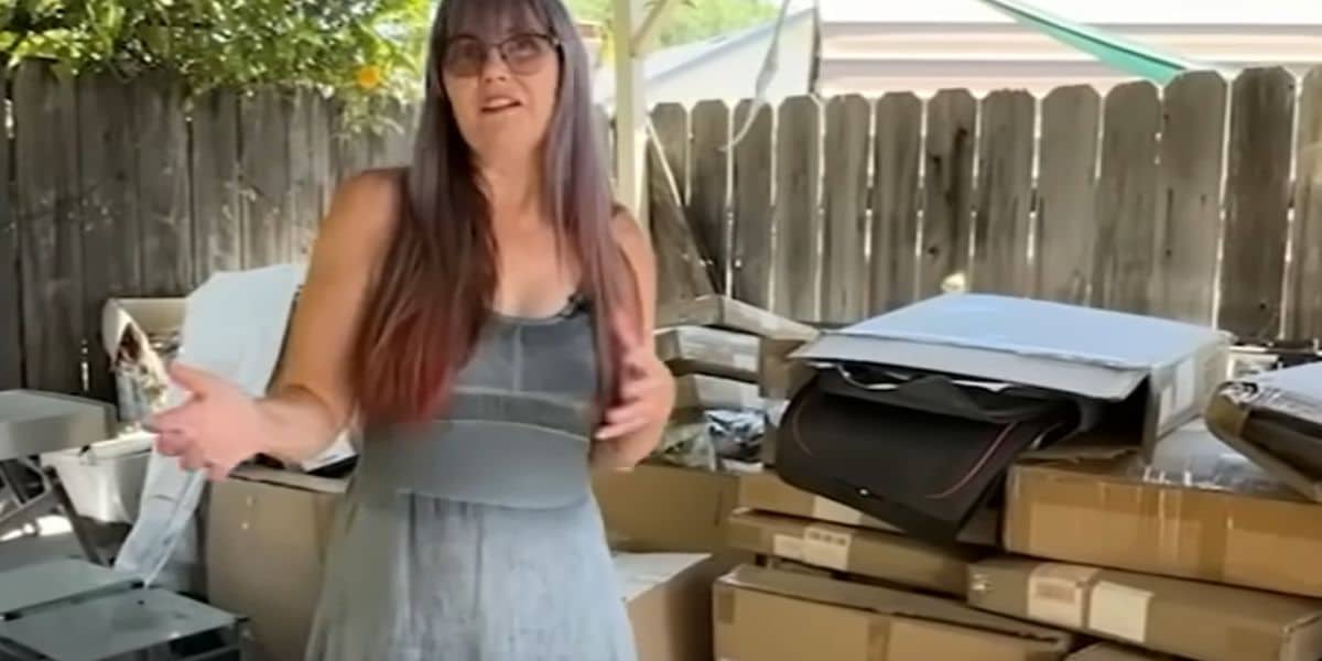 Elle reçoit chaque semaine des dizaines de colis Amazon... qu'elle n'a jamais commandés