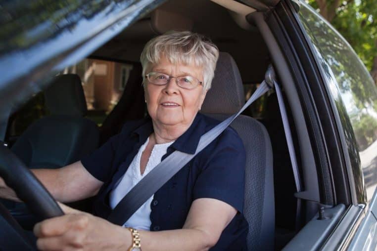 conduire personne agee @canva