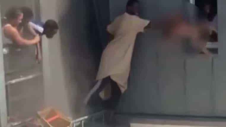 Il sauve une famille des flammes