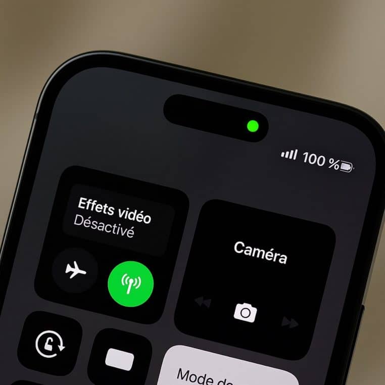 Téléphone portable lumière verte
