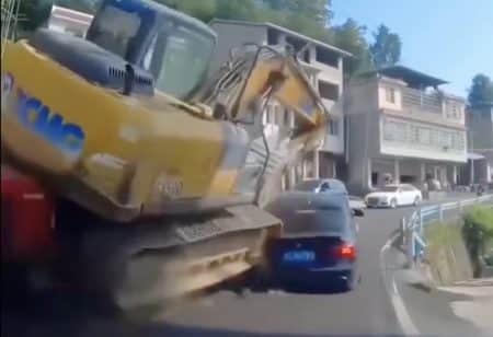 voiture ecrasee