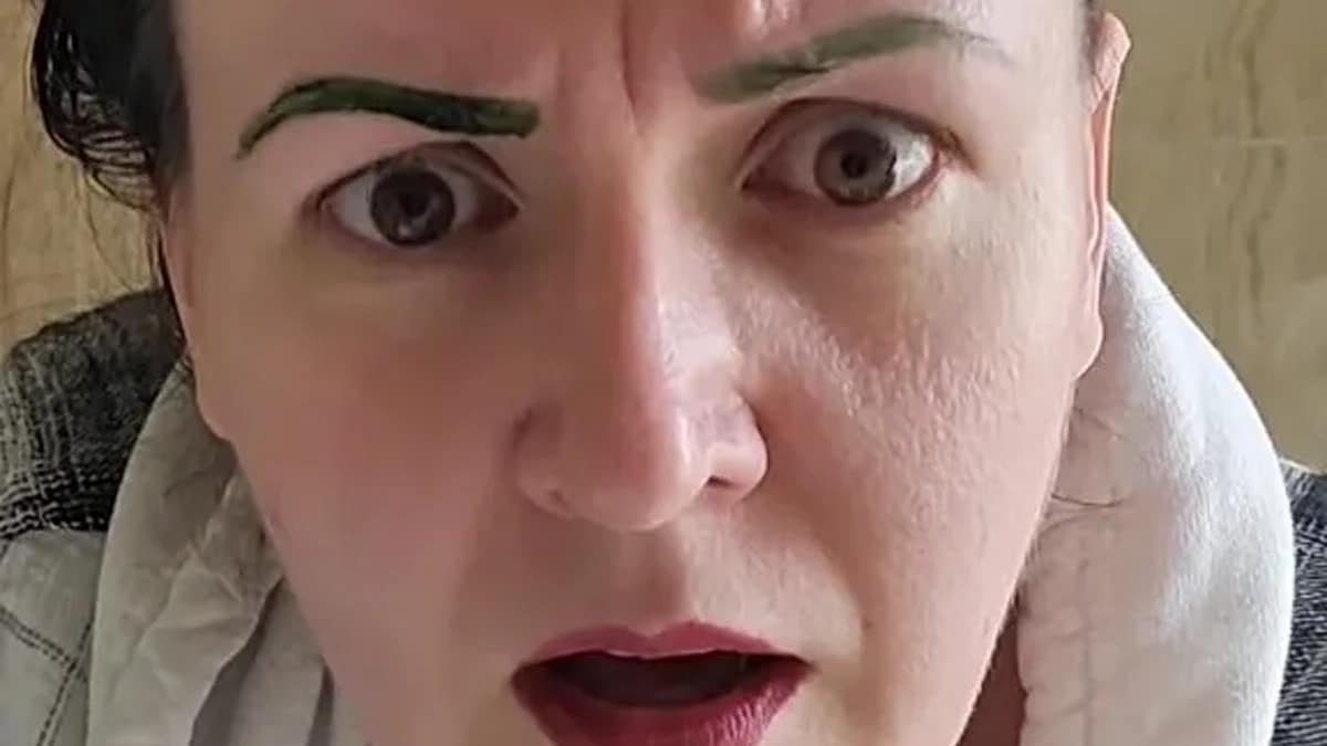 Femme Sourcils Rate Stupefaction