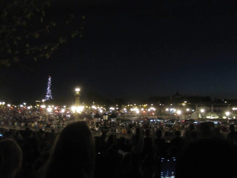 Feux d’artifice près de la tour Eiffel un 14 juillet