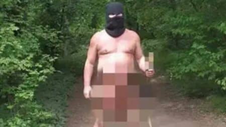 Homme Nu Terroriste