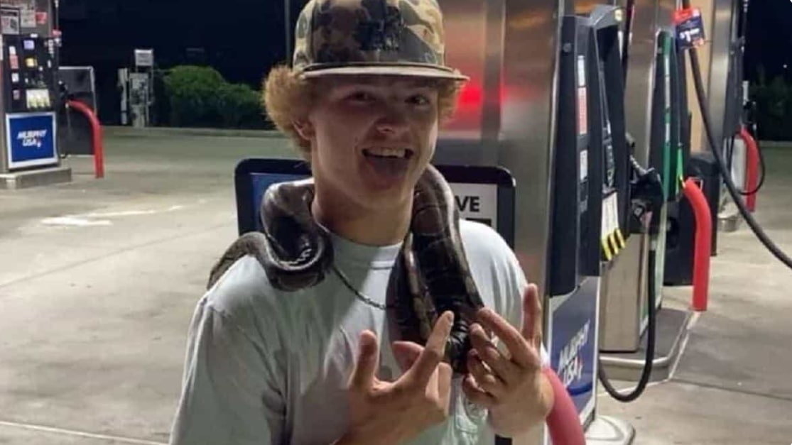 9 adolescents tuent un jeune de 16 ans