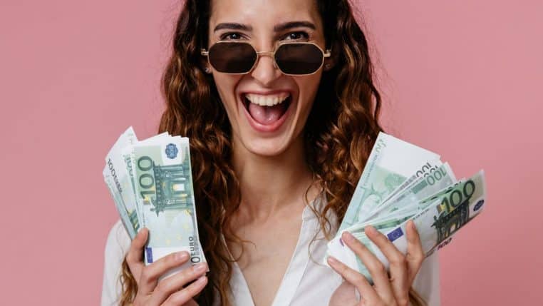 billets euros @canva