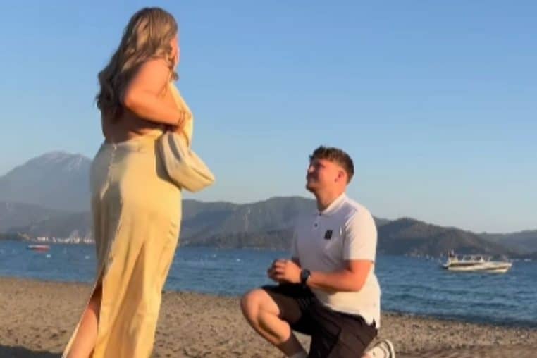 demande mariage Chloe Cotterell