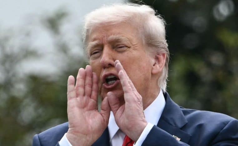 Donald Trump sur le toit de la Maison-Blanche