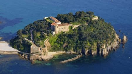 fort de brégançon aménagement emmanuel macronn