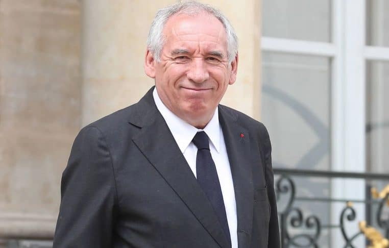 françois bayrou youtube declaration lancment chaine yt
