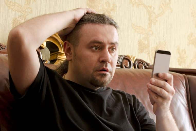 homme telephone @canva