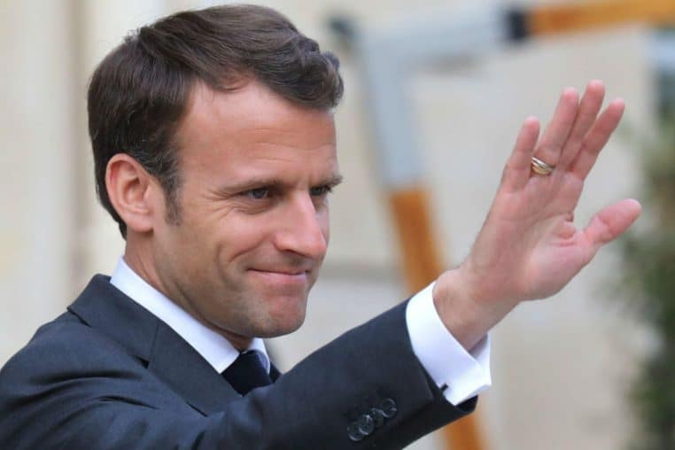 macron salut @afp