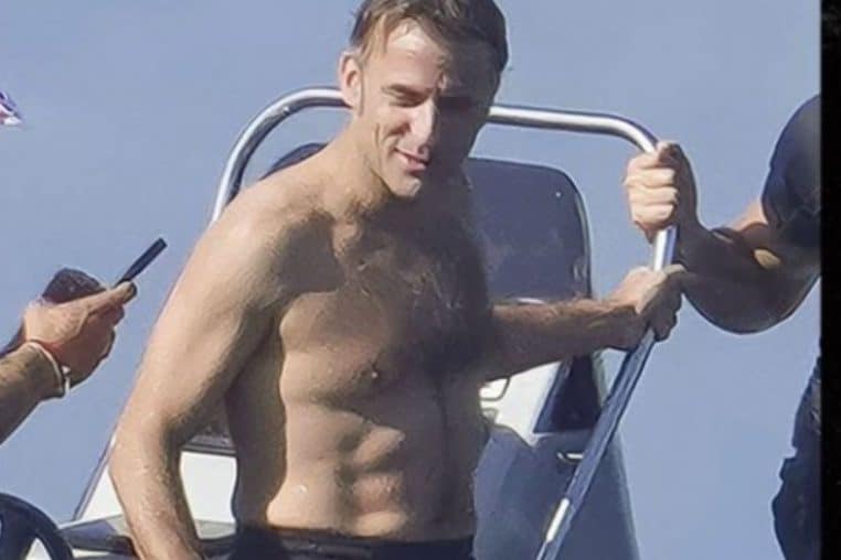 macron torse nu @tmz