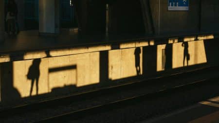 Un père et sa fille agressés sur un quai de gare