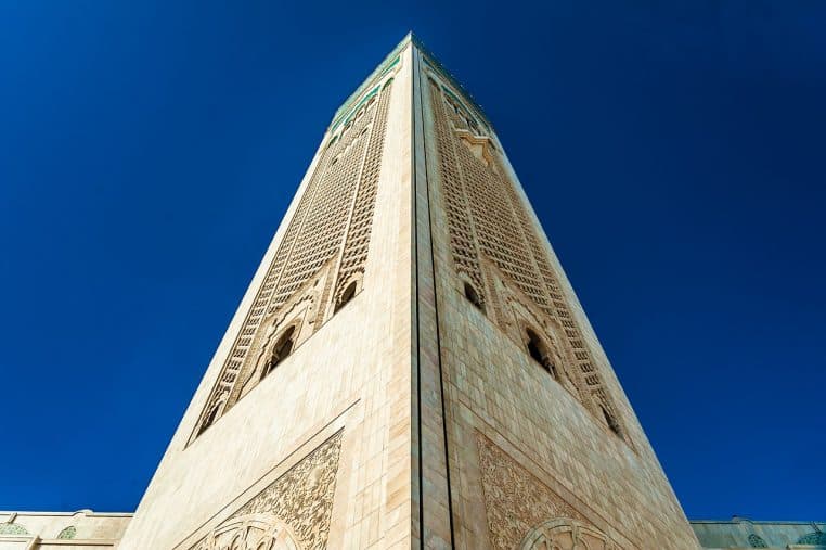 the hassan ii mosque, mosque, casablanca, nature, morocco, africa, minaret, mosquée, l'atlantique, sky, maroc, océan, atlantic, clouds, afrique, religion, building, moroccan, sea, architecture, arabic, travel, muslim, blue mosque
