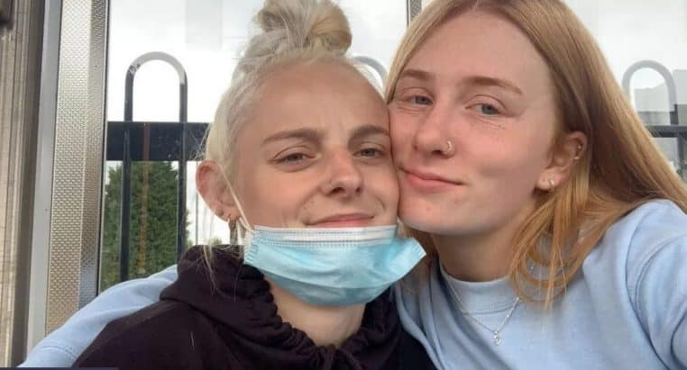 Un couple de femmes critiqué à cause de leur différence de taille