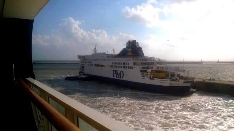 Panorama du port de Douvres, terminaux ferries et navires P&O