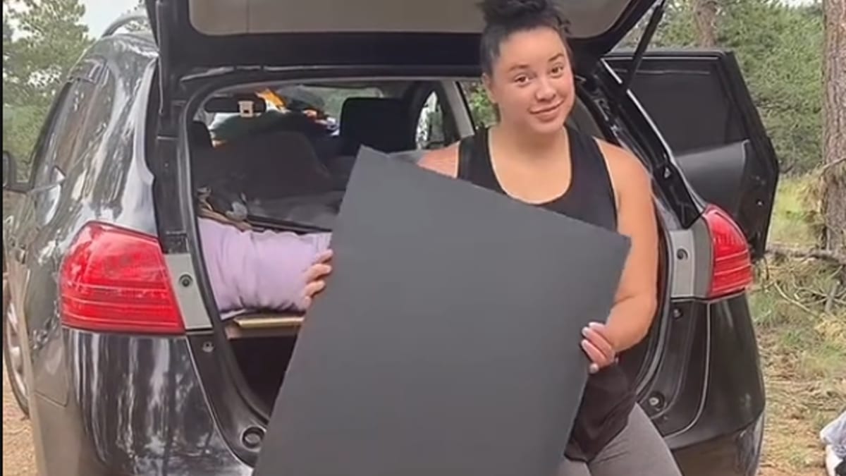 Femme Voiture Habitation