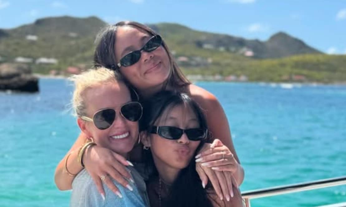 Laeticia Hallyday et ses filles