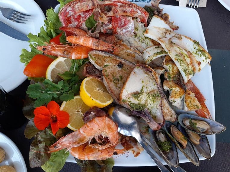 plateau de fruits de mer grillés au restaurant