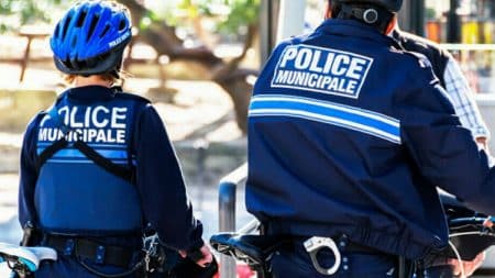 Policier Relation Mineure