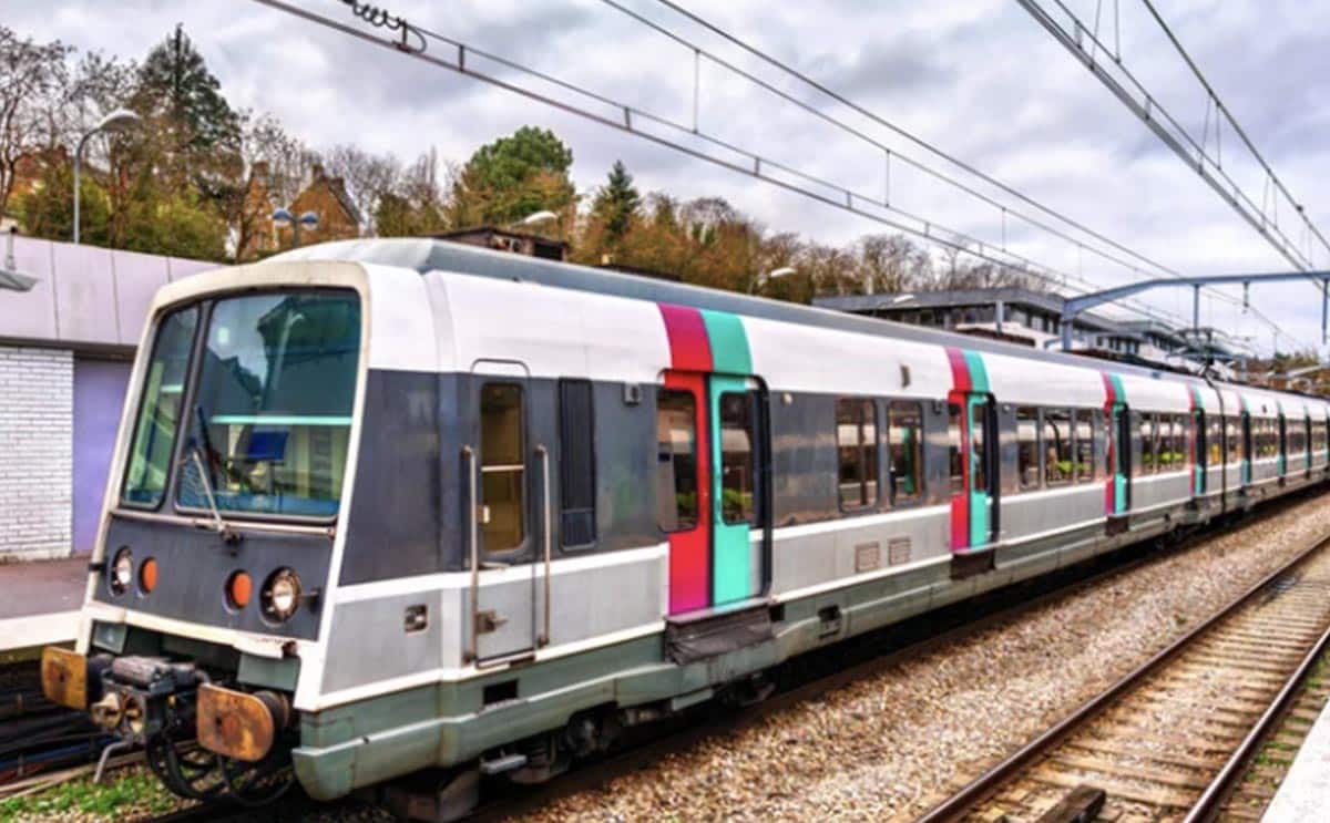 bébé RER Navigo naissance insolite