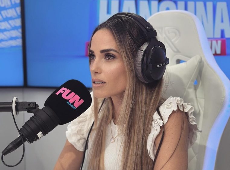 capucine anav planté à son mariage cyril hanounaaa