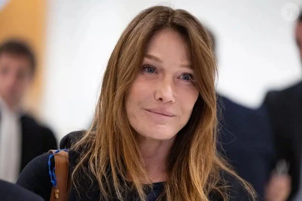 carla bruni pousse la chansonnette mari soutien - copie