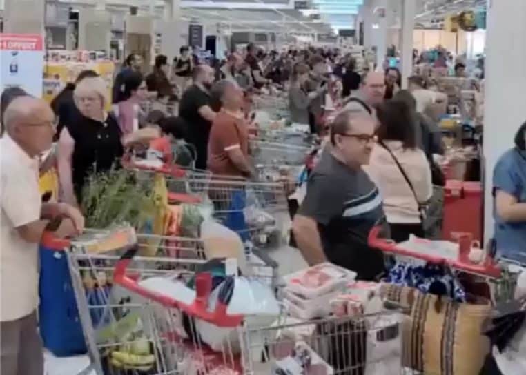 Carrefour chaos