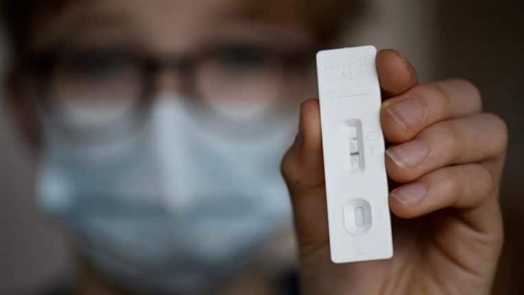 covid nouveau variant voix change