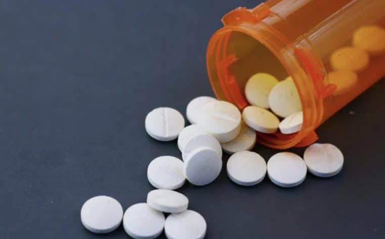 drogue enfant bébé