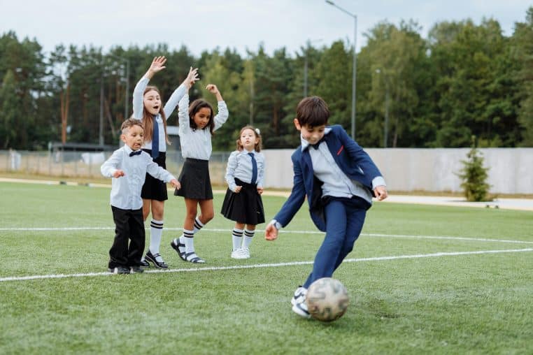 Les élèves privés de cour de récréations