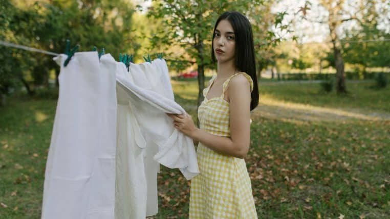 etendre linge @canva