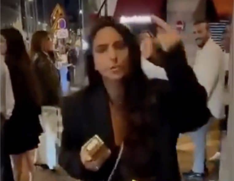 Femme contre palestiniens