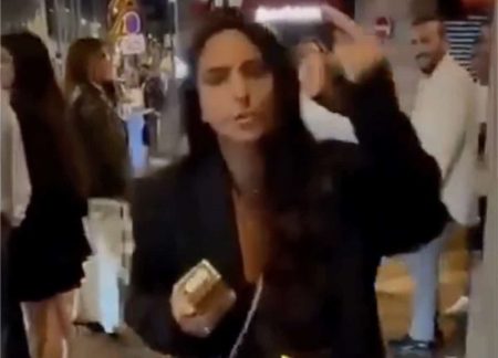 Femme contre palestiniens
