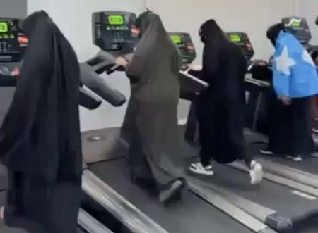 Femmes abaya