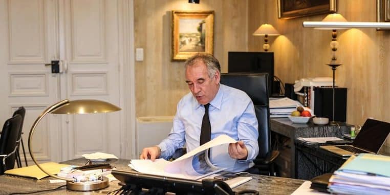 francois bayrou bureau renovation cherrr