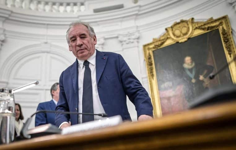 francois bayrou bureau renovation cherrr