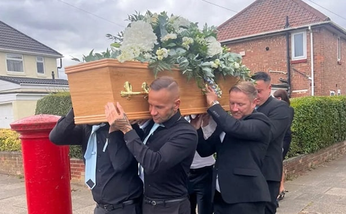 funérailles enfant père mort