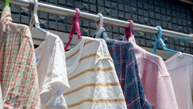 linge cintres @canva