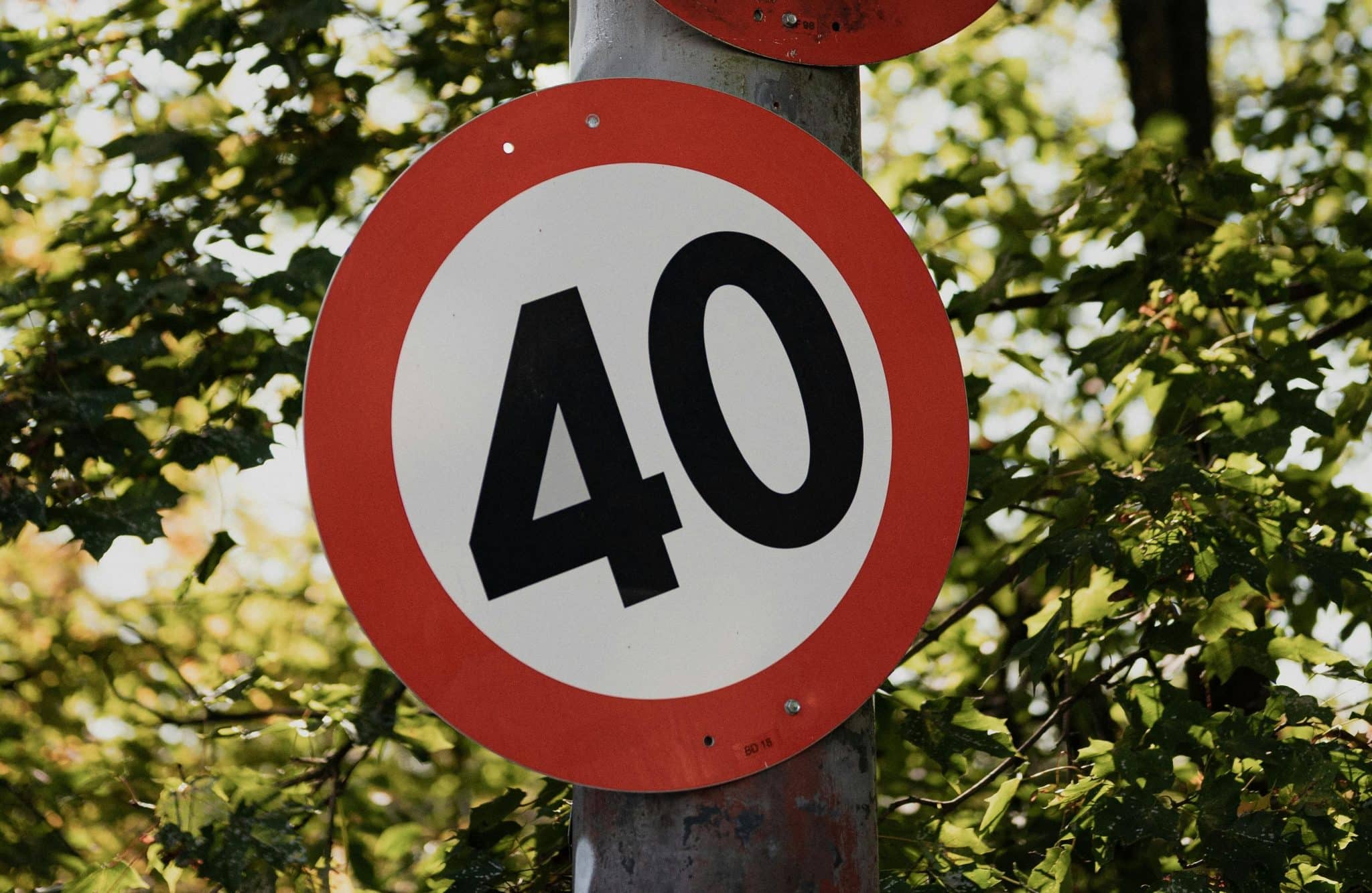 Que signifient les panneaux inversés ?