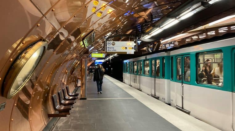 Son pass Navigo prend feu